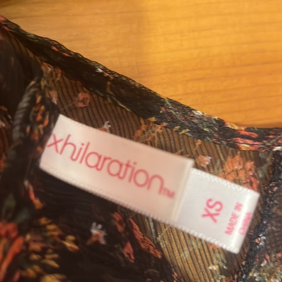 Xhilaration Floral Top - Picture 3 of 3